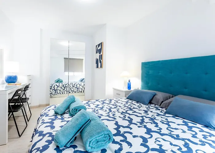 K1. Cozy Flores With Pool 아데제