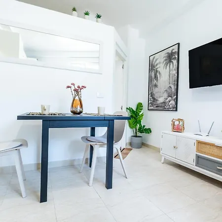 K1. Cozy Flores With Pool Appartamento