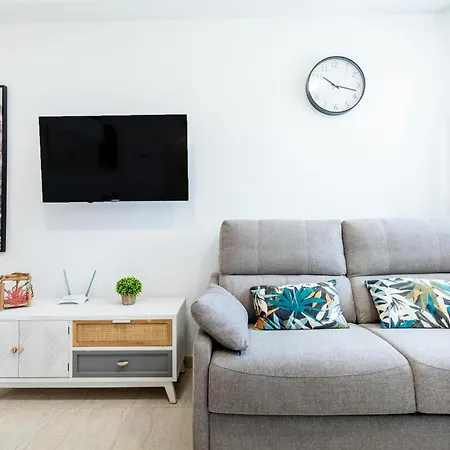 Apartment K1. Cozy Flores With Pool