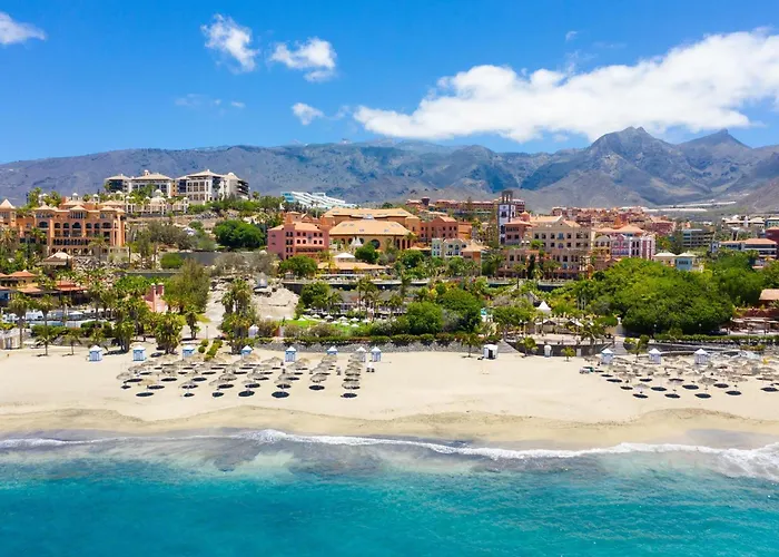 K1. Cozy Flores With Pool 阿德耶