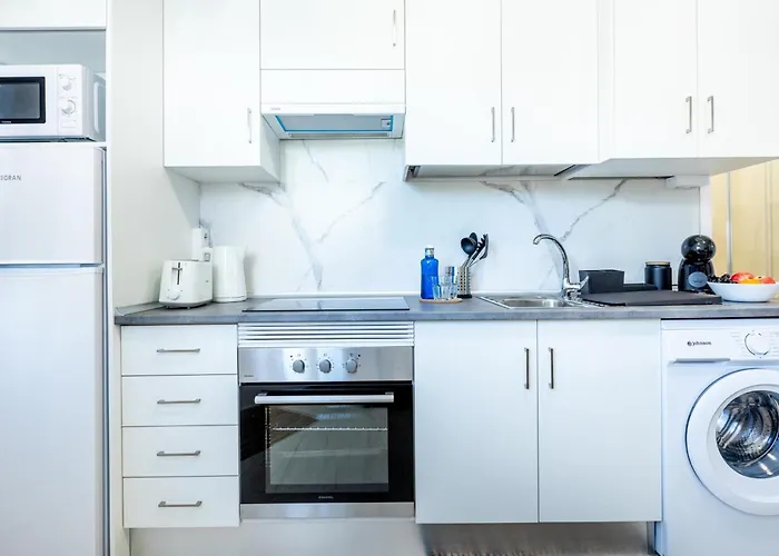 K1. Cozy Flores With Pool * Адехе